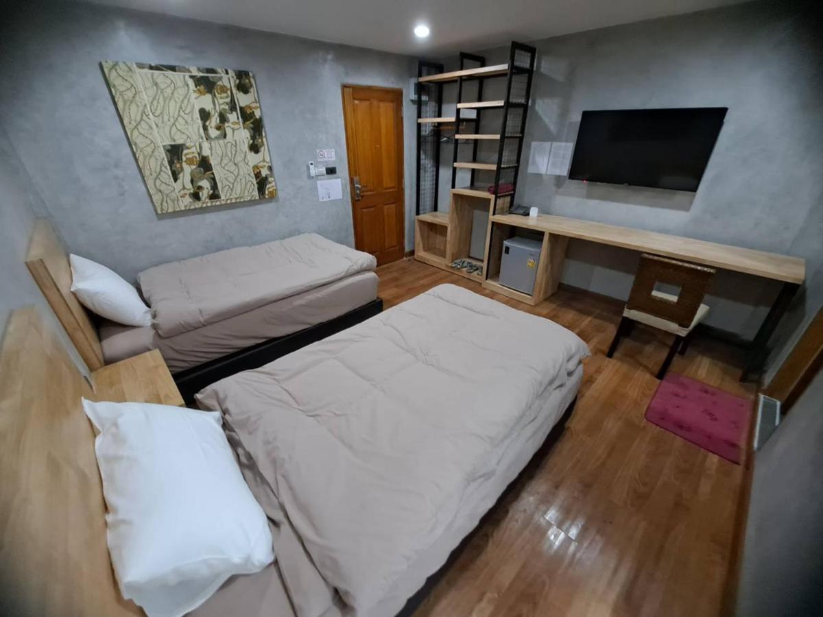 BURI Hotel And Hostel Chiang Mai Buitenkant foto