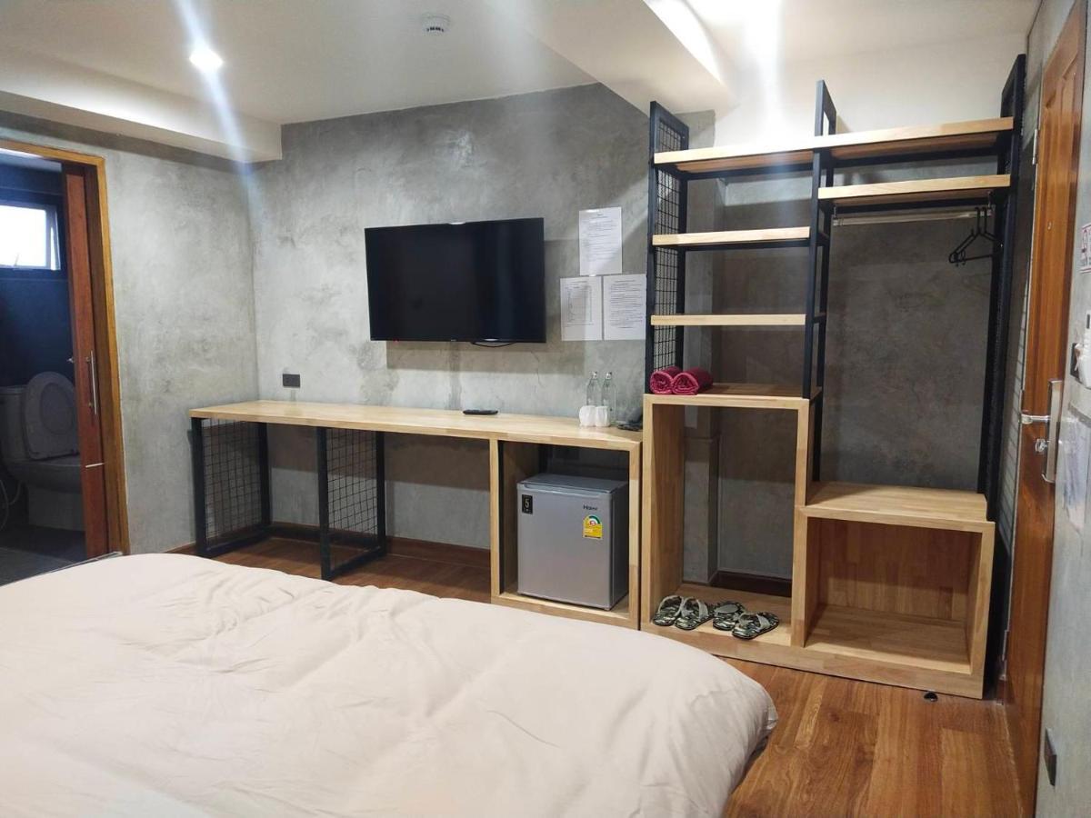 BURI Hotel And Hostel Chiang Mai Buitenkant foto