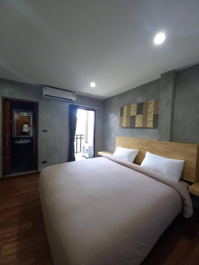 BURI Hotel And Hostel Chiang Mai Buitenkant foto