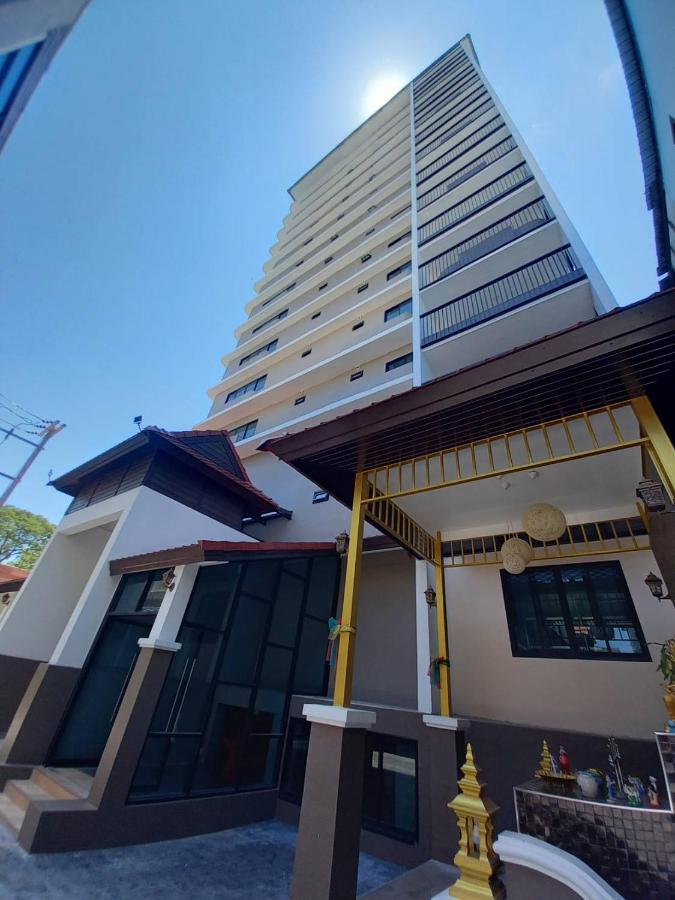 BURI Hotel And Hostel Chiang Mai Buitenkant foto