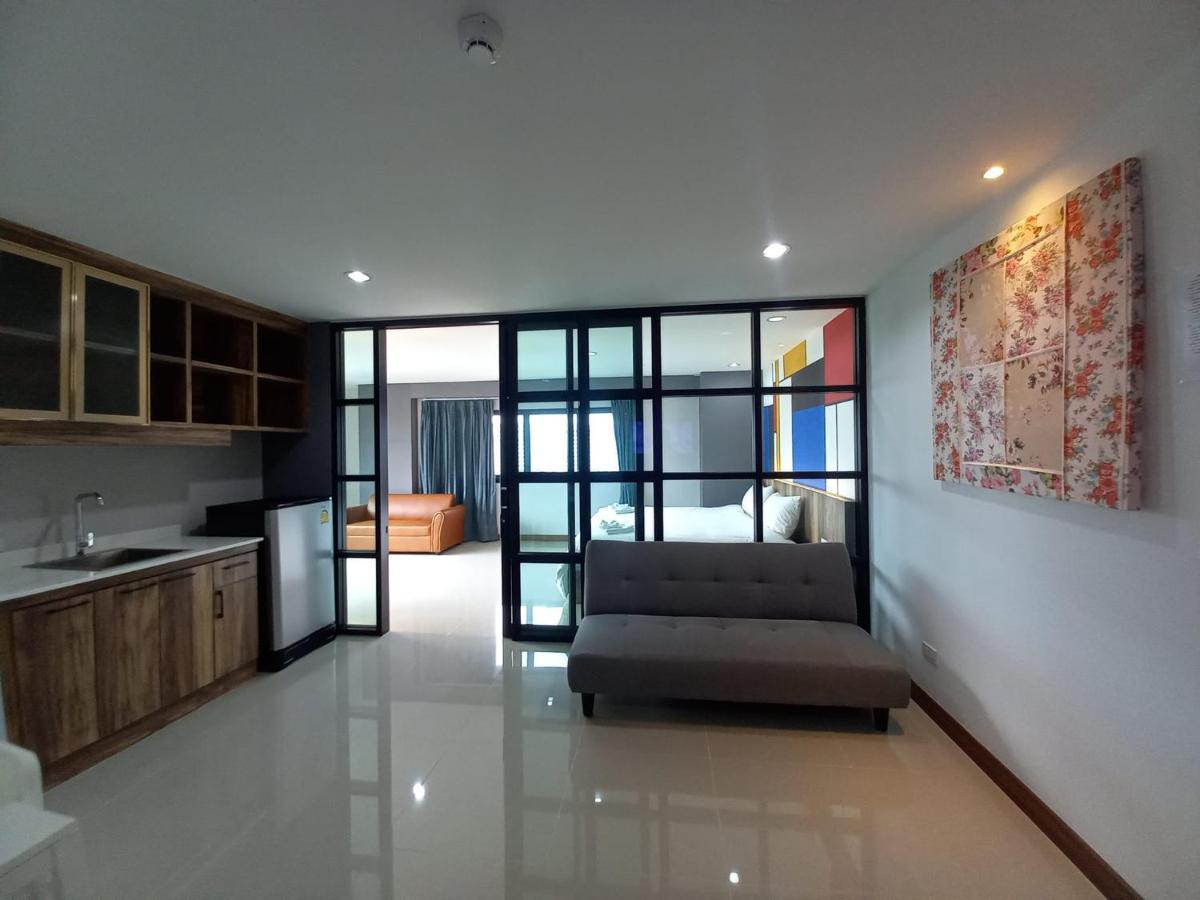 BURI Hotel And Hostel Chiang Mai Buitenkant foto