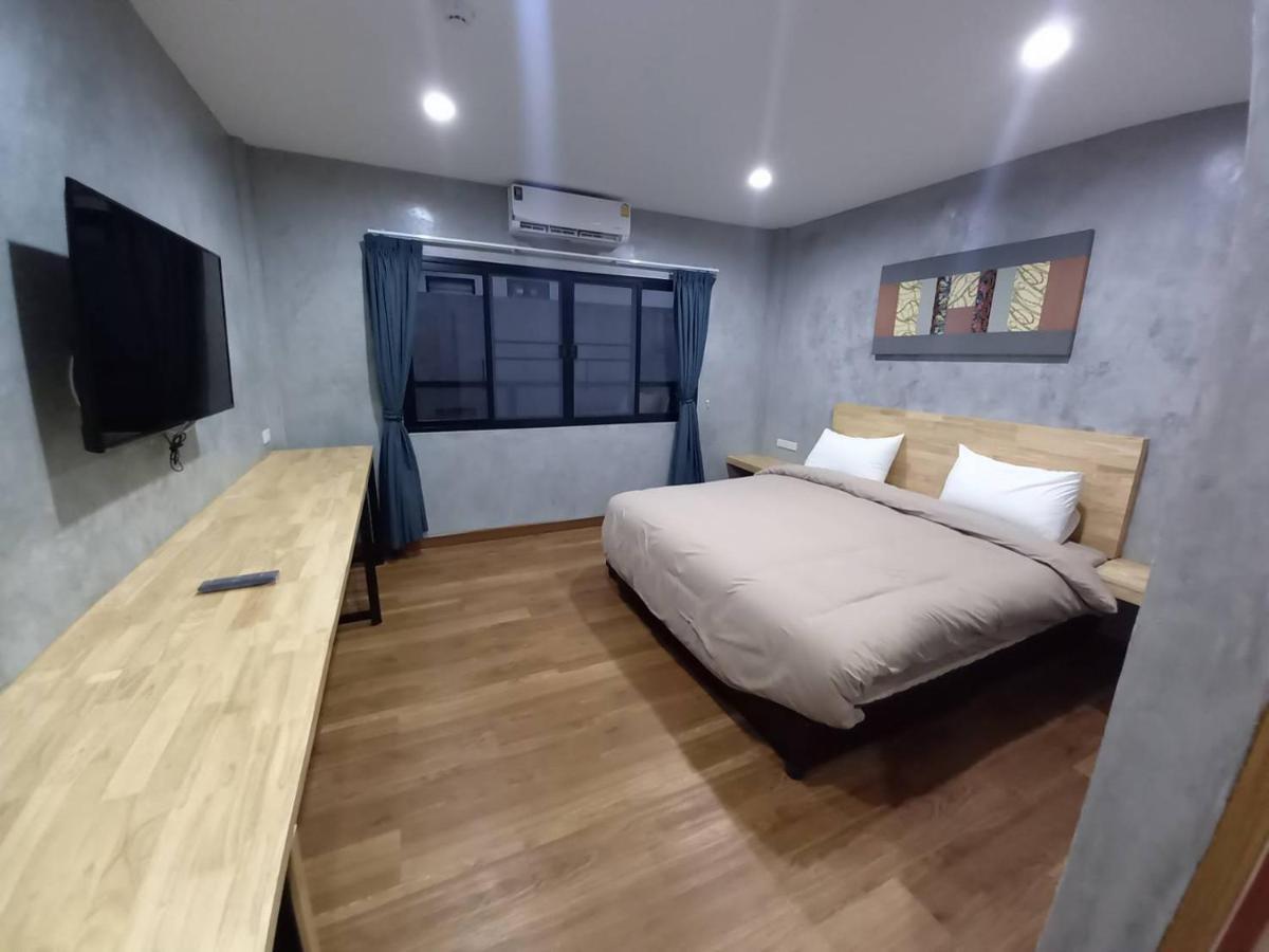 BURI Hotel And Hostel Chiang Mai Buitenkant foto