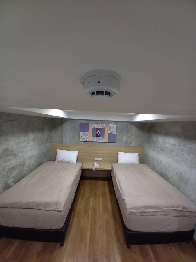 BURI Hotel And Hostel Chiang Mai Buitenkant foto