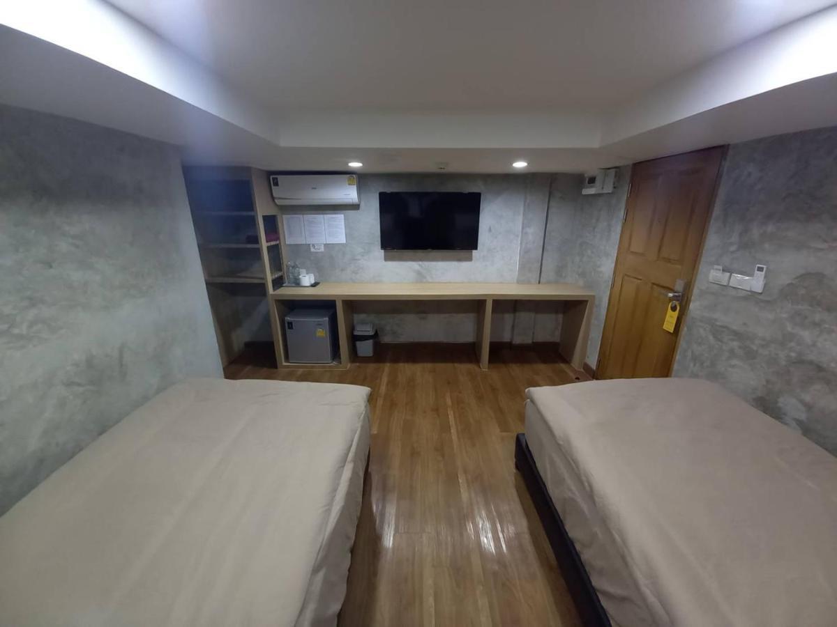 BURI Hotel And Hostel Chiang Mai Buitenkant foto