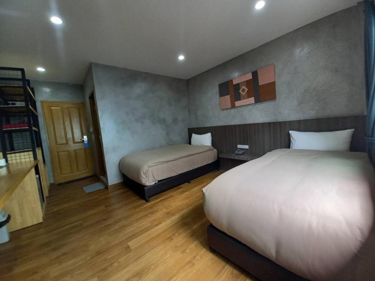 BURI Hotel And Hostel Chiang Mai Buitenkant foto