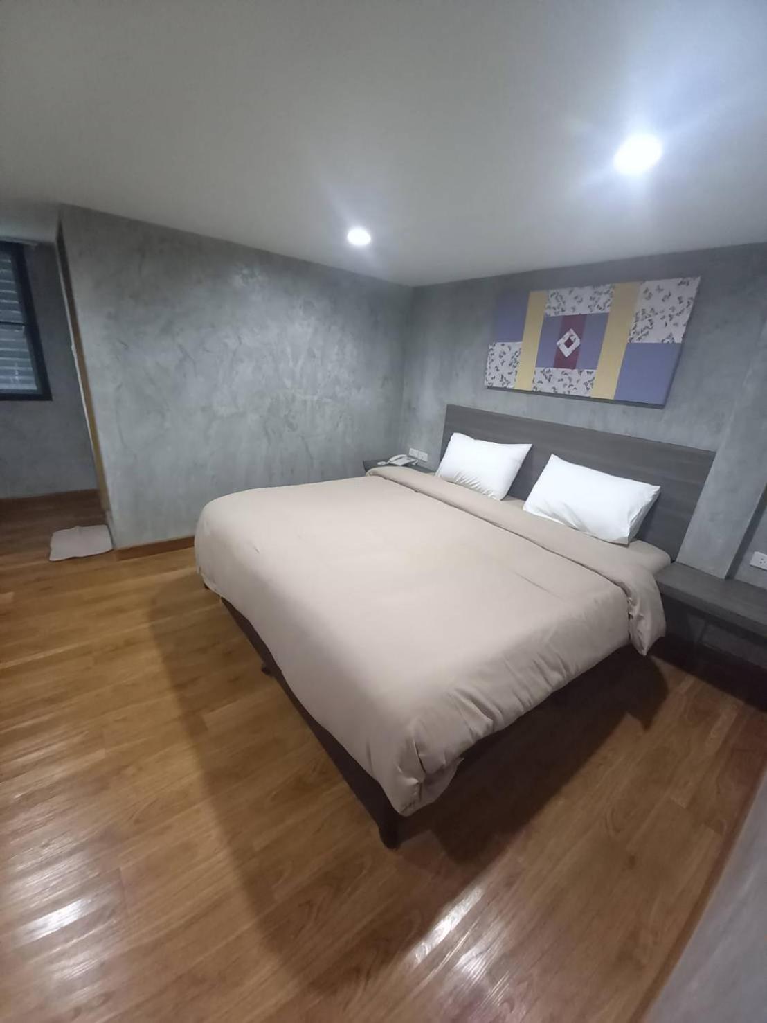BURI Hotel And Hostel Chiang Mai Buitenkant foto