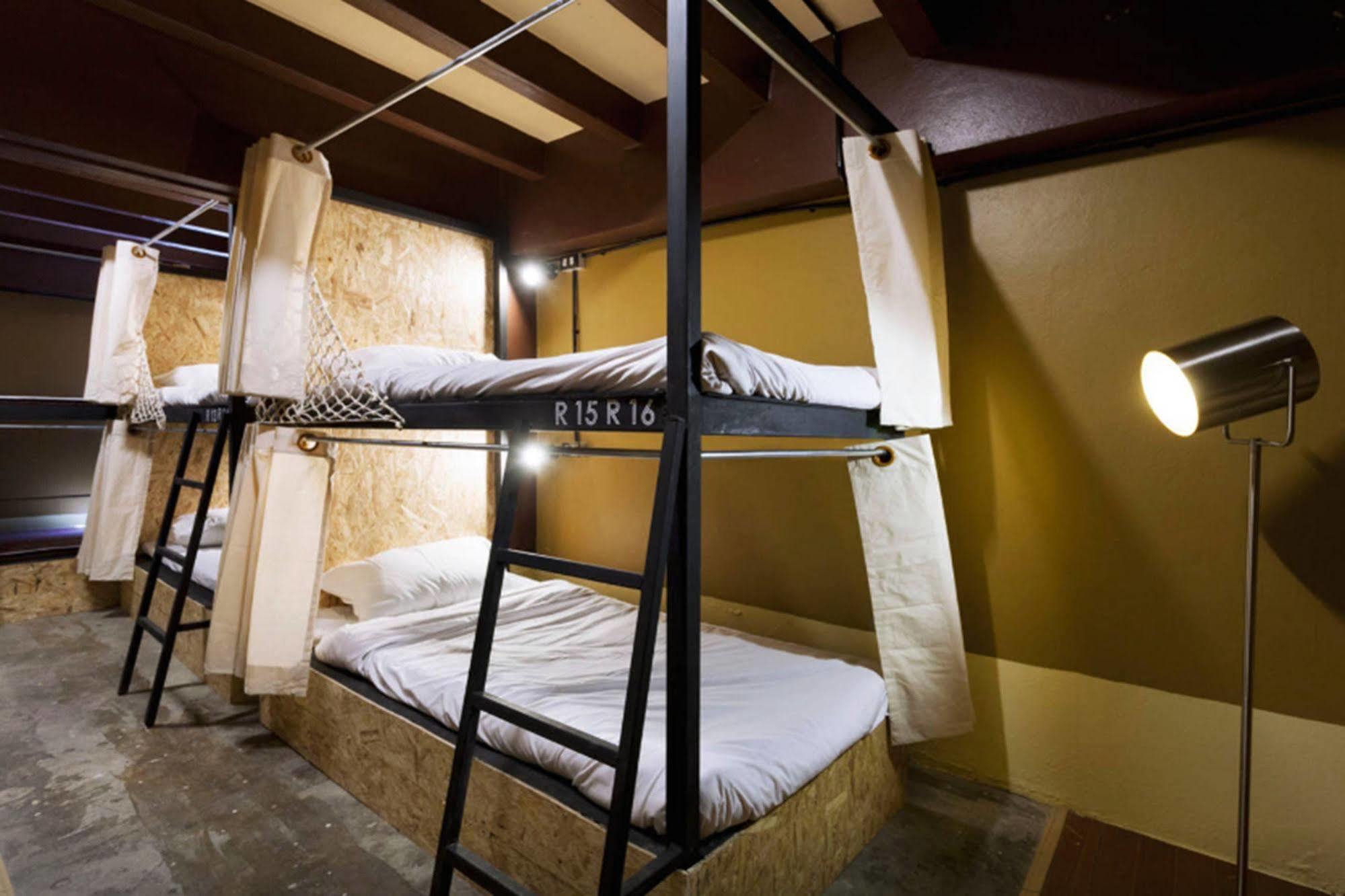BURI Hotel And Hostel Chiang Mai Buitenkant foto
