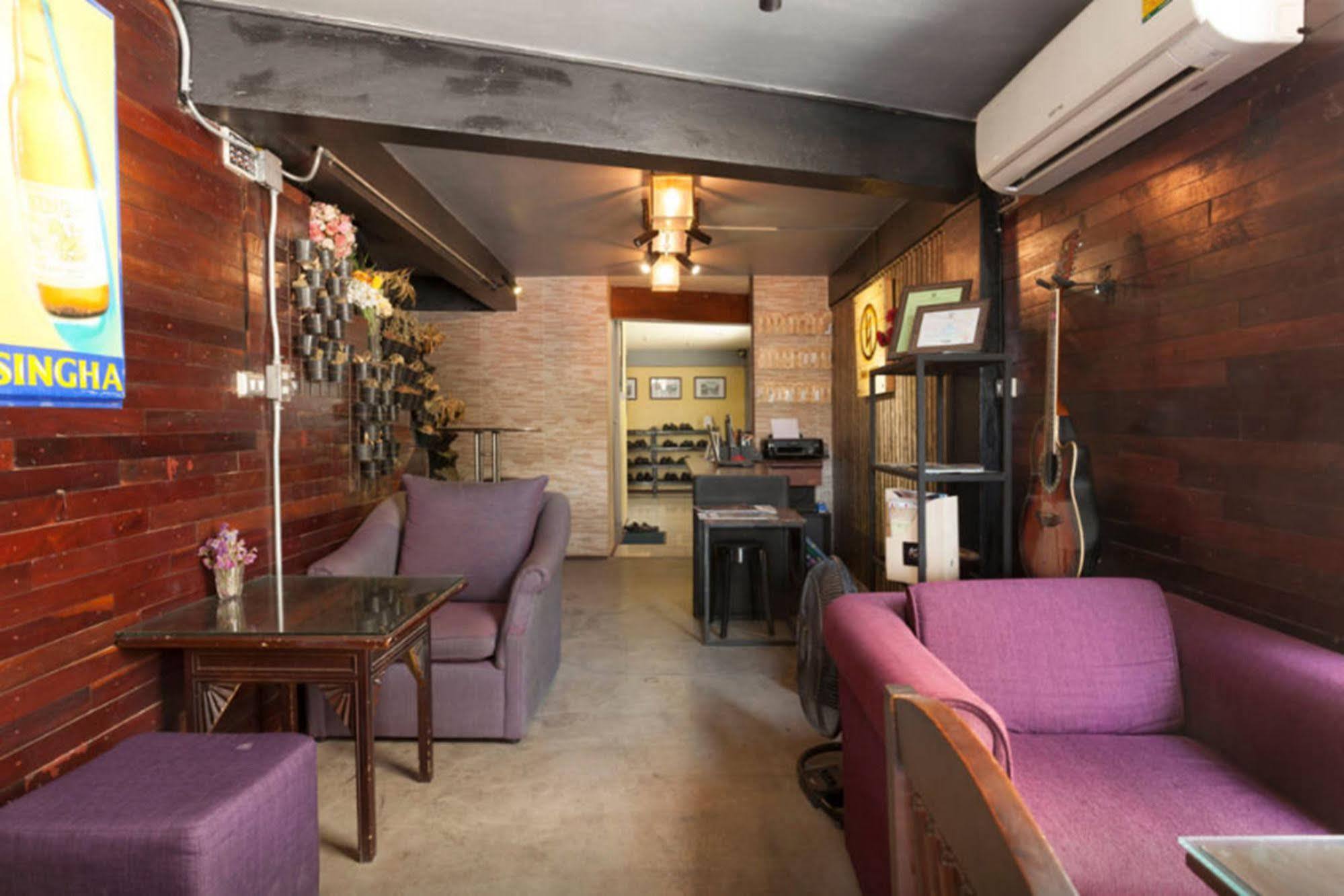 BURI Hotel And Hostel Chiang Mai Buitenkant foto
